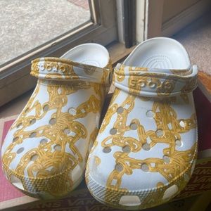 Crocs Classic Chain Graphic Clog - White